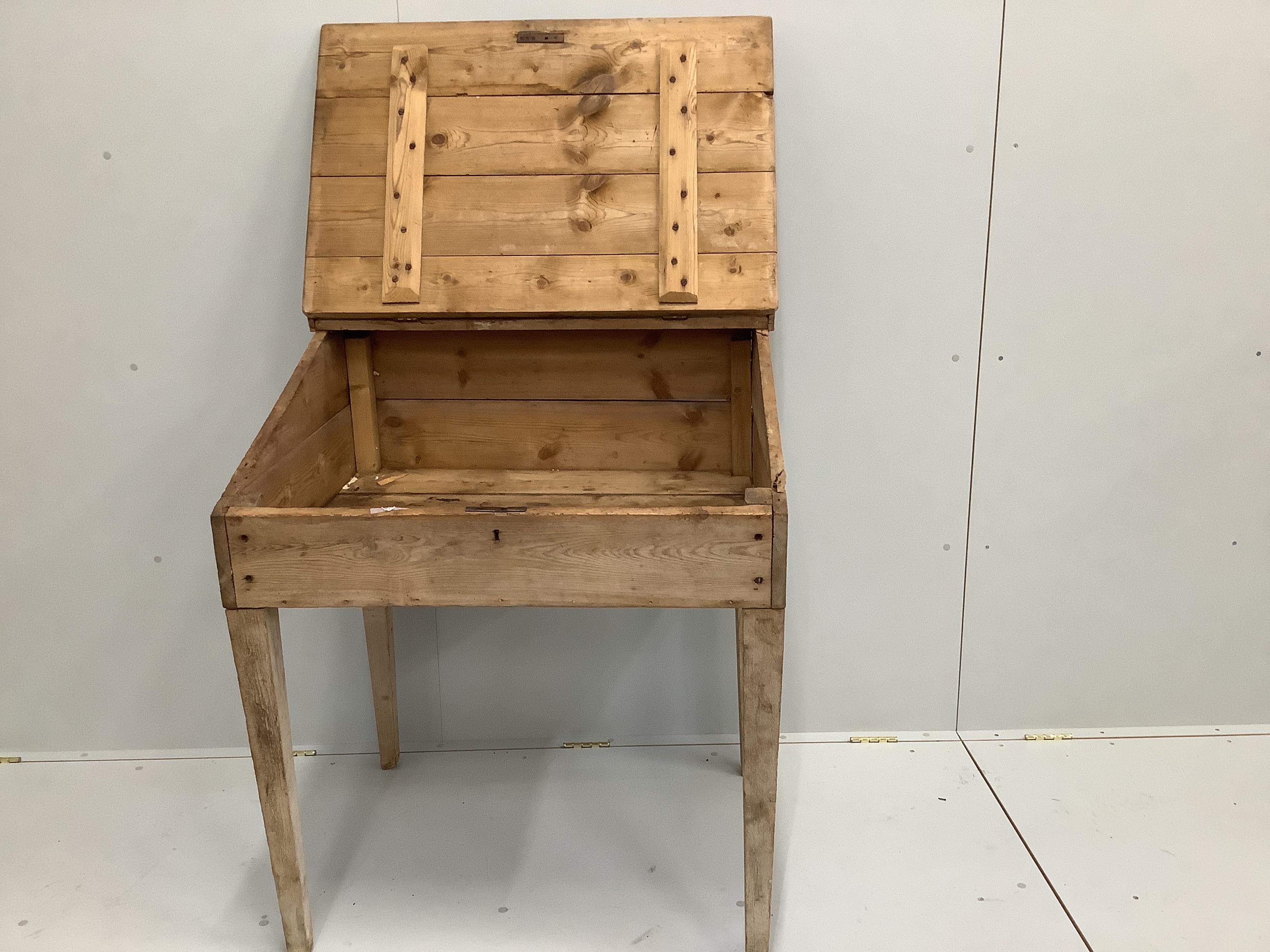 A Victorian pine clerk's desk, width 89cm, depth 73cm, height 105cm